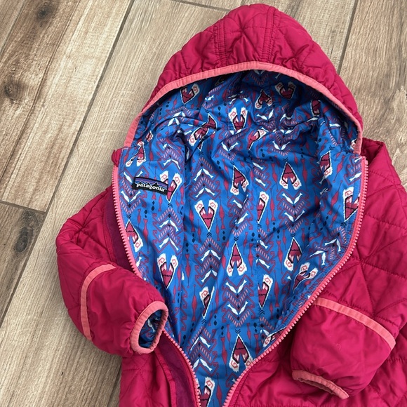 Patagonia Puffer Bunting with cuffs.  2T - Picture 2 of 6